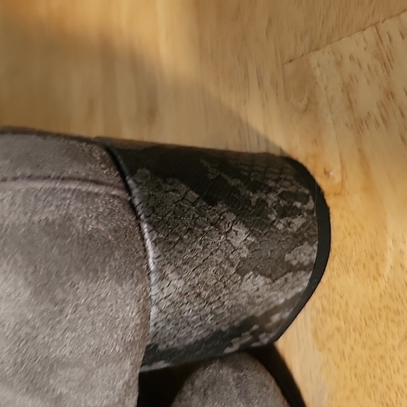 . NIB Womens Bandolino light Grey Booties Double Zip Size 7 1/2M (#5) - Picture 5 of 10